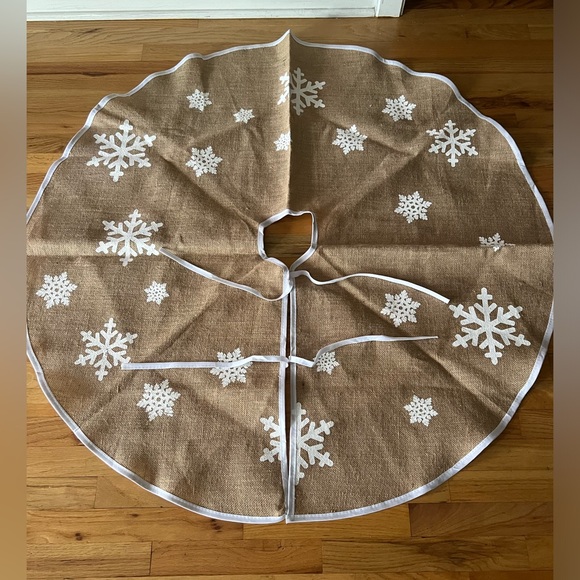 Christmas Tree Skirt NWOT - Picture 1 of 4